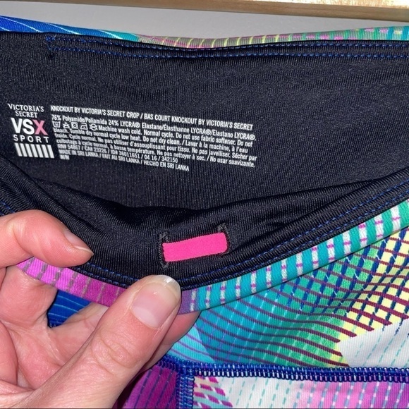 Victoria’s Secret sport Multicolored Knockout Legging Crop - Picture 2 of 5